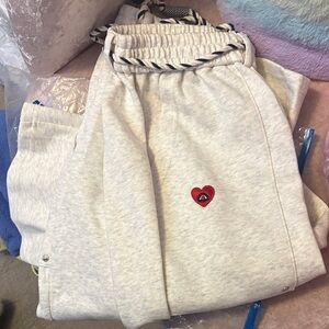 Alfrec Eden Cream Sweatpants with Heart Embroidery BNWT ! Size small!